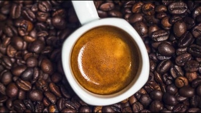 कॅफिनला नाही म्हणा - खूप जास्त कॅफीनचे अनेक दुष्परिणाम आहेत, त्यामुळे ते मर्यादित प्रमाणातच सेवन करा.
