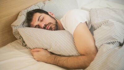 झोपेमुळेच शरीराला पुरेशी विश्रांती मिळते. पण ती झोप नीट झाली नाही तर त्याचे परिणाम भयंकर होऊ शकतात. छोट्या-छोट्या गोष्टींवरूनही तुमची चिडचिड होऊ शकते.
