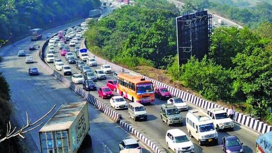 मुंबई-पुणे एक्स्प्रेस वे या कारणासाठी आज 'या' वेळेत राहणार बंद; पर्यायी मार्गाचा करा वापर