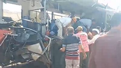 नाशिकमध्ये मुंबई-आग्रा मार्गावर एसटी बस आणि ट्रकचा भीषण अपघात, १० प्रवासी ठार; अर्धी बस कापली