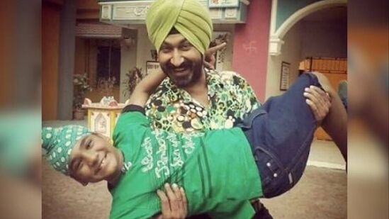 'तारक मेहता' फेम गोगीने गुरुचरण यांच्या बेपत्ता होण्यावर दिली प्रतिक्रिया, शेवटचे बोलणे काय झाले?