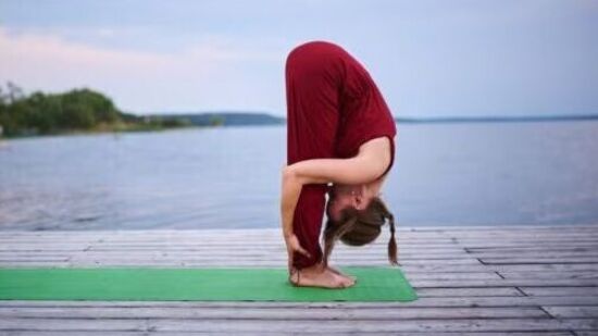 Yoga Mantra: सततच्या स्ट्रेसमुळे आरोग्यावर होतो विपरीत परिणाम, टेन्शन फ्री राहण्यासाठी करा ही योगासनं Yoga Mantra: सततच्या स्ट्रेसमुळे आरोग्यावर होतो विपरीत परिणाम, टेन्शन फ्री राहण्यासाठी करा ही योगासनं