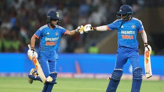 टी-20 विश्वचषकापूर्वी टीम इंडिया दक्षिण आफ्रिकेविरुद्ध मालिका खेळणार, वेळापत्रक पाहा