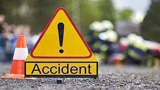 बुलढण्यात एसटी व खासगी बसचा भीषण अपघात; एक महिला ठार, २५ प्रवासी जखमी