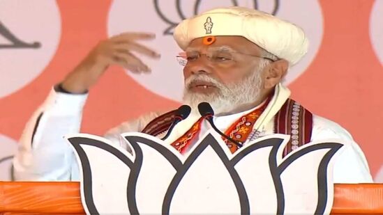 नगरच्या सभेतून मोदींचा काँग्रेसवर हल्ला