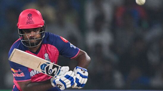 संजू सॅमसन- संजू सॅमसननेही ११ सामन्यात आतापर्यंत ५ अर्धशतके झळकावली आहेत. त्याला यंदा एकही शतक करता आलेले नाही. संजूच्या नावावर ११ सामन्यात ४७१ धावा आहेत. संजू सॅमसन- संजू सॅमसननेही ११ सामन्यात आतापर्यंत ५ अर्धशतके झळकावली आहेत. त्याला यंदा एकही शतक करता आलेले नाही. संजूच्या नावावर ११ सामन्यात ४७१ धावा आहेत. 