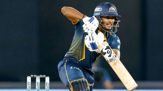 चेन्नई सुपर किंग्जविरुद्धच्या सामन्यात साई सुदर्शनने अवघ्या ५० चेंडूत आयपीएलमधील आपले पहिले शतक पूर्ण केले. कर्णधार गिलनेही शतक झळकावल्यामुळे दोघांनी पहिल्या विकेटसाठी २१० धावांची विक्रमी सलामीची भागीदारी रचली.