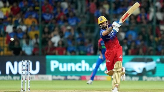 IPL 2024: आयपीएलच्या यंदाच्या हंगामात स्टार फलंदाज विराट कोहलीने दमदार फलंदाजी केली. 