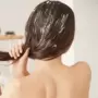 केसांना सॉफ्ट आणि चमकदार बनवण्यासाठी हेअर मास्क 