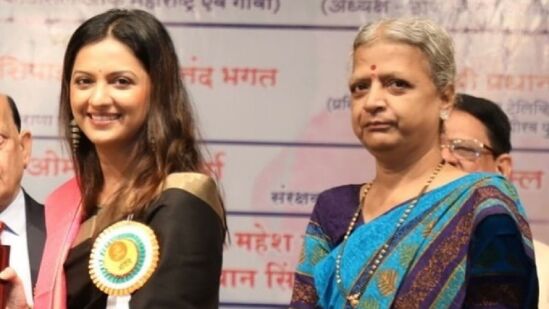 दिवंगत आईच्या आठवणीत अभिनेत्री तेजश्री प्रधान झाली भावूक! सोशल मीडियावर पोस्ट लिहित म्हणाली...