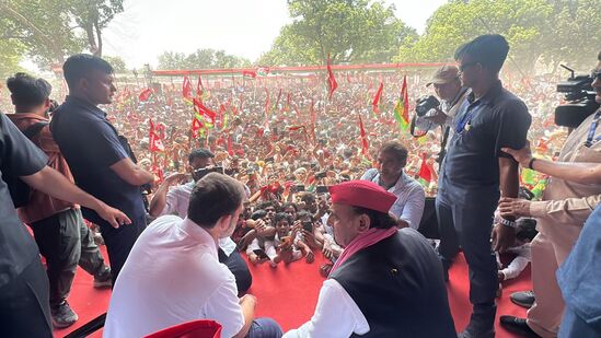 राहुल गांधी व अखिलेश यांच्या सभेत गोंधळ