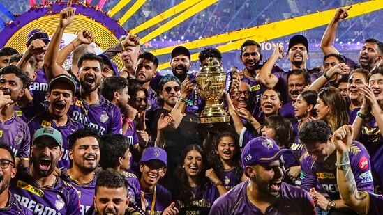 KKR Champion : शाहरुख खानने सिनेमा आणि क्रिकेट दोन्ही जिंकले… सचिन, युवी-वीरूकडून केकेआरचं कौतुक