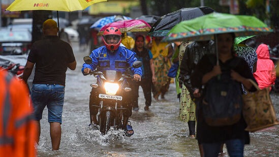 केरळ पासून मॉन्सूनची वाटचाल पुढे होते आहे. असे असले तरी राज्यात तापमान मोठ्या प्रमाणात वाढले आहे. काही जिल्ह्यात तापमान हे ४६ च्या वर गेले आहे. विदर्भात उष्णतेची लाट आहे.&nbsp;