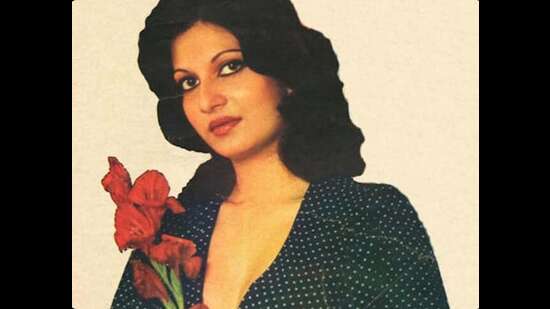 तेव्हाचे दिग्दर्शक म्हणायचे की, नाजनीन जया बच्चनसारखी दिसत होती, त्यामुळे तिला काही चित्रपटांमध्ये जयाच्या बहिणीची भूमिका मिळाली. तेव्हाचे दिग्दर्शक म्हणायचे की, नाजनीन जया बच्चनसारखी दिसत होती, त्यामुळे तिला काही चित्रपटांमध्ये जयाच्या बहिणीची भूमिका मिळाली.