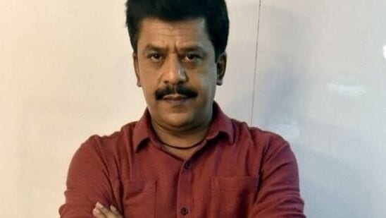'आटपाडी नाईट्स', 'सरला एक कोटी' च्या यशानंतर लेखक - दिग्दर्शक नितीन सिंधुविजय सुपेकर यांच्याकडून पुन्हा एकदा वेगळा विषय &nbsp;हाताळण्यात आला आहे. 'बंधू' या चित्रपटातून आपल्याला उपेंद्र लिमये आणि जितेंद्र जोशी या दोन कसलेल्या कलाकारांची जबरदस्त जोडी पाहायला मिळणार आहे.&nbsp;