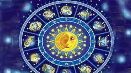 Lucky Zodiac Signs : कुणाला बक्कळ पैसा तर कुणाला चांगली नोकरी! या ५ राशी आज ठरणार लकी