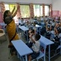 <p>टिळक रस्त्यावरील डीईएस स्कूलमध्ये मुलांचे जल्लोषात स्वागत करण्यात आले. शाळेतील पहिला दिवस जल्लोषात साजरा करण्यात आला. वर्गात उत्साही वातावरणात मुलांचे स्वागत करत असतांना शिक्षिका. &nbsp;</p>