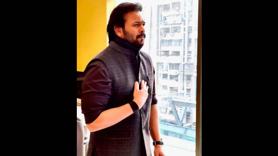 मुंबईतील जुहू येथे असलेल्या रोहित शेट्टीच्या १० मजली इमारतीचे नाव ‘शेट्टी टॉवर’ आहे. फोर्ब्सनुसार या इमारतीची किंमत २८२ कोटींहून अधिक आहे. रोहित शेट्टी हा सर्वात श्रीमंत दिग्दर्शकांपैकी एक आहे.