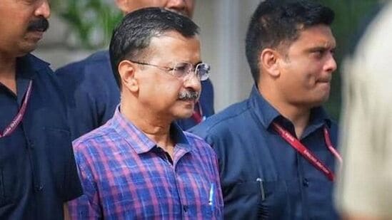 दिल्लीचे मुख्यमंत्री अरविंद केजरीवाल यांना दिल्लीच्या एका न्यायालयाने गुरुवारी नियमित जामीन मंजूर केला होता.