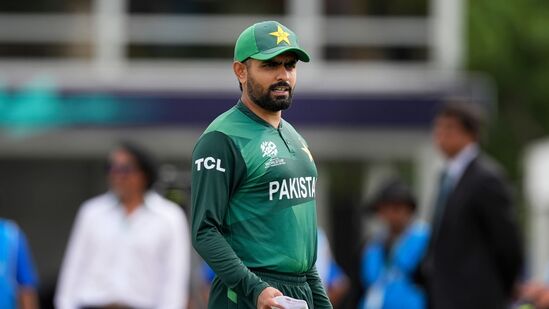 Babar Azam : दोन कोटींची गाडी आली कुठून? बाबर आझमवर फसवणुकीचा आरोप! वरिष्ठ पत्रकारानं सगळंच सांगितलं
