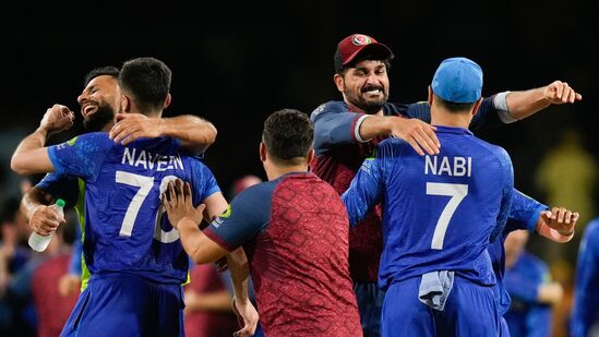 AFG vs AUS : अफगाणिस्तान सेमी फायनल गाठणार? ऑस्ट्रेलियाच्या अडचणी वाढल्या, उंपात्य फेरीचं संपूर्ण समीकरण पाहा