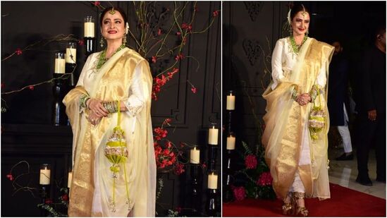 रेखा यांनी सोनाक्षीच्या रिसेप्शनला पांढरा कुर्ता, त्यावर गोल्डन साडी नेसली आहे. तसेच गळ्यात हिरव्या रंगाचा नेकलेस घातला आहे. या लूकमध्ये रेखा अतिशय सुंदर दिसत आहे.