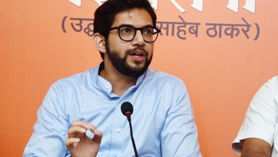 बेस्टच्या भाडेवाढीला ठाकरेंच्या शिवसेनेचा विरोध; आदित्य ठाकरेंचं महापालिका आयुक्तांना पत्र