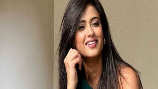 shweta tiwari young and glowing skin care secret