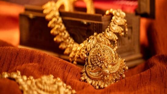 सोनं-चांदी खरेदी करायचा विचार करत असाल तर तुमच्यासाठी गुड न्यूज आहे!