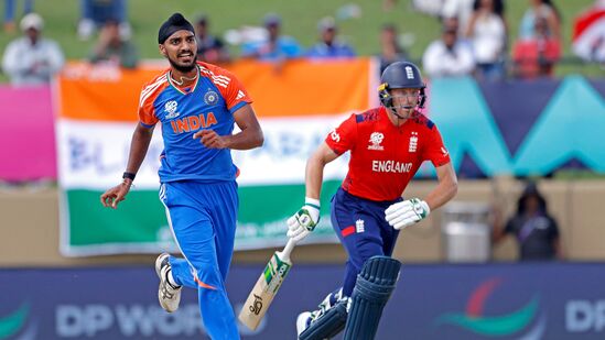 T20 World Cup : सिंग इज किंग… अर्शदीपने १७ वर्षे जुना विक्रम मोडला, बुमराहदेखील मागे पडला, पाहा 