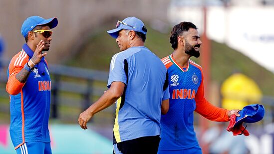 IND vs SA Final : कोहली शतक ठोकणार, भारत टी-20 विश्वचषक जिंकणार... फायनलपूर्वी दिग्गजाने मोठी भविष्यवाणी केली