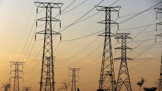 मुंबईतील ग्राहकाला एका महिन्याचा ६७ हजार वीजबिल