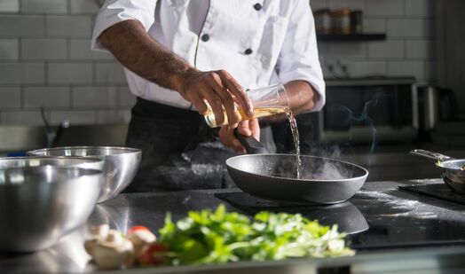 आरोग्यासाठी घातक असलेले कुकिंग ऑइल