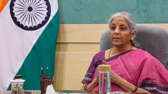 Budget 2024 : पुढच्या आठवड्यात मांडलं जाणार देशाचं बजेट; सर्वांनाच माहीत हव्या 'या' गोष्टी