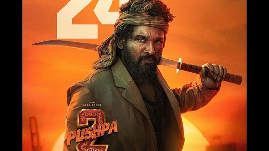 पुष्पाचा स्वॅग चित्रपटगृहांमध्ये इतका लोकप्रिय झाला की, लोकांनी कोरोनाचीही पर्वा न करता चित्रपट पाहिला. आता या चित्रपटाचा दुसरा भाग ६ डिसेंबरला चित्रपटगृहात प्रदर्शित होत आहे. अंदाजे ५०० कोटी रुपये खर्चून बनलेला हा चित्रपट आतापर्यंत दोनदा पुढे ढकलण्यात आला आहे. पुष्पाचा स्वॅग चित्रपटगृहांमध्ये इतका लोकप्रिय झाला की, लोकांनी कोरोनाचीही पर्वा न करता चित्रपट पाहिला. आता या चित्रपटाचा दुसरा भाग ६ डिसेंबरला चित्रपटगृहात प्रदर्शित होत आहे. अंदाजे ५०० कोटी रुपये खर्चून बनलेला हा चित्रपट आतापर्यंत दोनदा पुढे ढकलण्यात आला आहे.