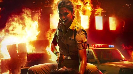 रोहित शेट्टीच्या कॉप युनिव्हर्समधून आणखी एक चित्रपट प्रेक्षकांच्या भेटीला येणार आहे. अजय देवगणच्या ‘सिंघम’ या सुपरहिट चित्रपट सीरिजमधी पुढचा चित्रपट 'सिंघम अगेन' बनवण्यासाठी सुमारे २०० कोटी रुपये खर्च आला आहे. यावेळी, १ नोव्हेंबर २०२४ रोजी थिएटरमध्ये प्रदर्शित होणाऱ्या या चित्रपटात दीपिका आणि टायगर देखील दिसणार आहे. रोहित शेट्टीच्या कॉप युनिव्हर्समधून आणखी एक चित्रपट प्रेक्षकांच्या भेटीला येणार आहे. अजय देवगणच्या ‘सिंघम’ या सुपरहिट चित्रपट सीरिजमधी पुढचा चित्रपट 'सिंघम अगेन' बनवण्यासाठी सुमारे २०० कोटी रुपये खर्च आला आहे. यावेळी, १ नोव्हेंबर २०२४ रोजी थिएटरमध्ये प्रदर्शित होणाऱ्या या चित्रपटात दीपिका आणि टायगर देखील दिसणार आहे.