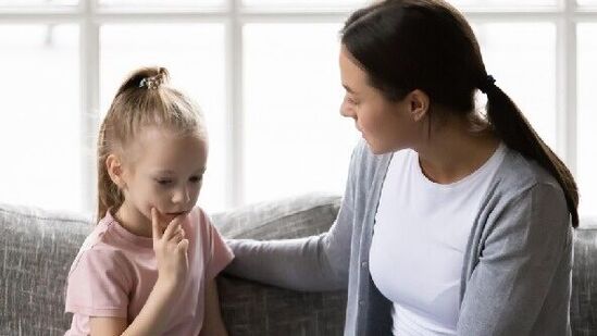 Sex Education For Kids: मुलाला कोणत्या वयात लैंगिक शिक्षण द्यावे