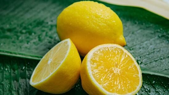 Benefits of keeping a lemon near the bed