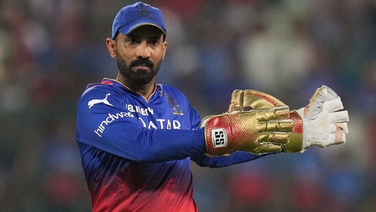 Dinesh Karthik : दिनेश कार्तिक SA20 लीगमध्ये खेळणार, या तगड्या संघासोबत केला करार