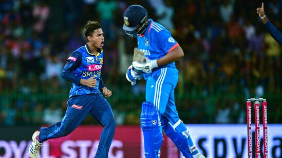 IND vs SL Highlights : श्रीलंकन फिरकीपटूंच्या जाळ्यात अडकली टीम इंडिया, तिसऱ्या सामन्यासह वनडे मालिका गमावली