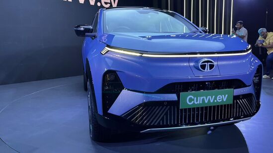 45 किलोवॅट बॅटरी पॅक कर्व्ह ईव्हीची एआरएआय प्रमाणित रेंज 502 किमी आहे, परंतु, वास्तविक परिस्थितीत, याची कमीतकमी रेंज 350 किमी असेल, असे टाटा म्हणाले.&nbsp;