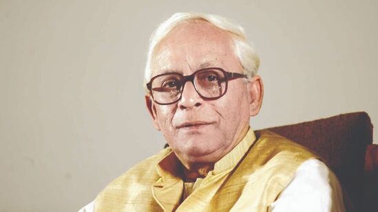 डाव्या चळवळीचा नेता हरपला! बंगालचे माजी मुख्यमंत्री बुद्धदेव भट्टाचार्य यांचं निधन 
