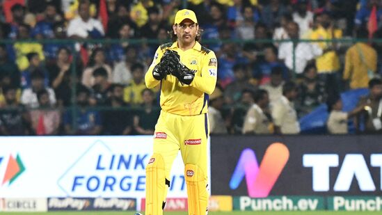MS Dhoni : धोनी पुढच्या IPL मध्ये अनकॅप्ड खेळाडू म्हणून खेळेल का? अश्विननं सरळ सांगितलं