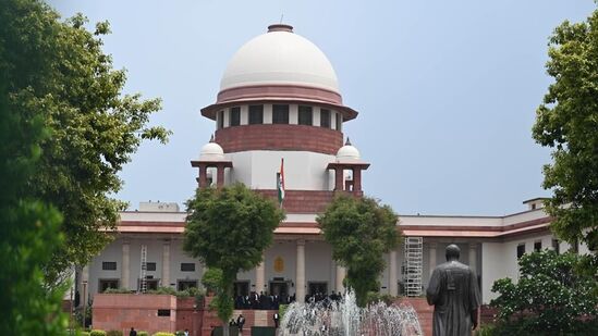 नाहीतर लाडकी बहीण योजना थांबवू; सुप्रीम कोर्टाचा इशारा, असं काय घडलं?