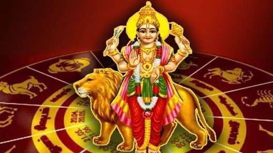 ज्योतिषशास्त्रानुसार बुध एका विशिष्ट कालावधीत एका राशीतून दुसऱ्या राशीत जातो. बुद्धी, ज्ञान आणि व्यवसायाचे प्रतीक असलेला बुध ग्रहांचा राजकुमार मानला जातो.