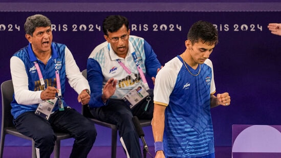 Paris Olympics 2024 : प्रकाश पदुकोण यांनी माझा फोन हिसकावला, लक्ष्य सेनने केली पंतप्रधान मोदींकडे तक्रार
