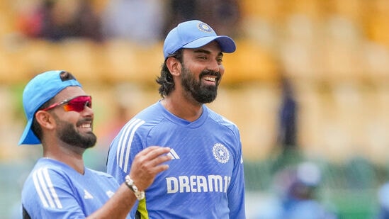 KL Rahul : टी-20 नंतर केएल राहुलचा कसोटीमधूनही पत्ता कटणार? दिग्गज खेळाडूनं संपूर्ण गणित समजावून सांगितलं
