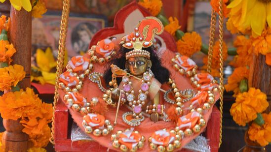 बाळ गोपाळचा श्रृंगार 
