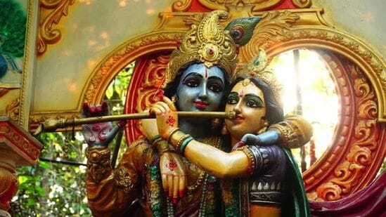 Lord Krishna favourite Rashi : श्रीकृष्णाला प्रिय आहेत 'या' ४ राशी