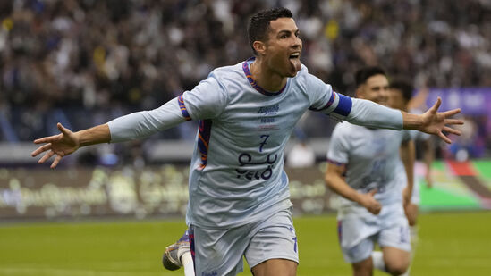Cristiano Ronaldo : रोनाल्डोने युट्यूबवरून किती कमाई केली? दोन दिवसांत किती व्हिडीओ अपलोड केले? जाणून घ्या